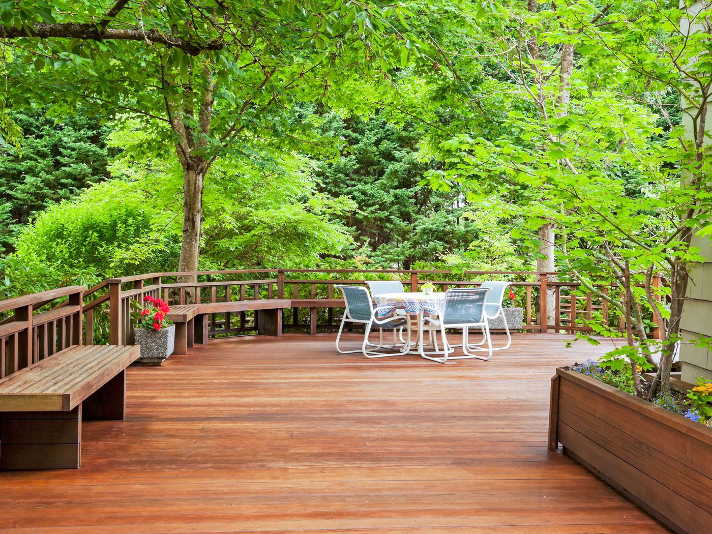 Protecting and Restoring your Deck to keep it like New | BeautexWood
